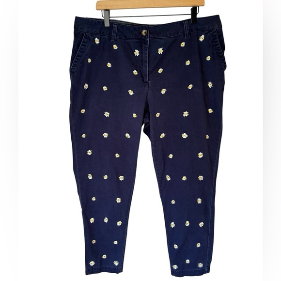 Woman Within Daisy Embroidered Plus Size Chino Tapered Leg Women’s Pants Sz 16W - Picture 1 of 7